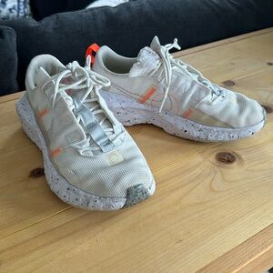 Women’s size 7 Nike